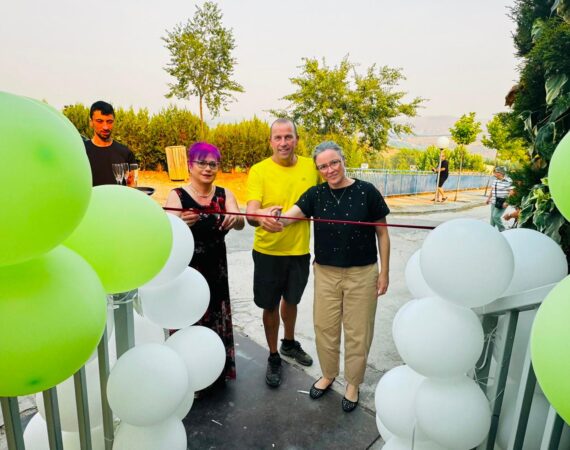 Zaidín inaugura el nuevo bar-restaurante de las piscinas tras la reforma integral de todo el local