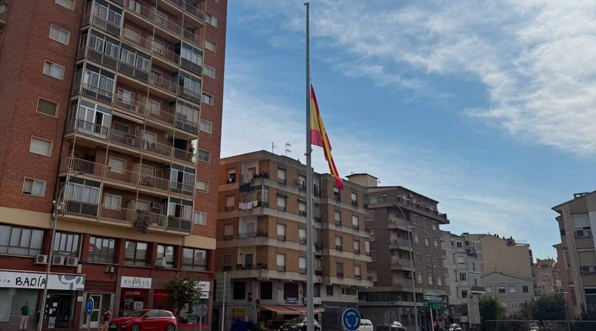 Aragón rinde homenaje al militar de la UME fallecido en los incendios de Riglos