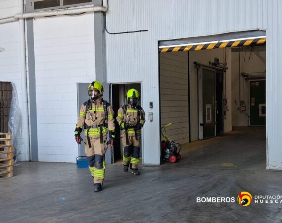 Los bomberos de la DPH intervienen en Osso de Cinca por una posible fuga de amoniaco
