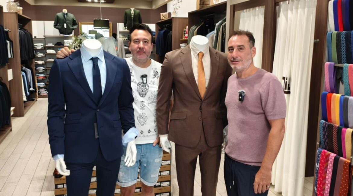 Los cuatro colores que marcarán los trajes masculinos de ceremonia esta temporada