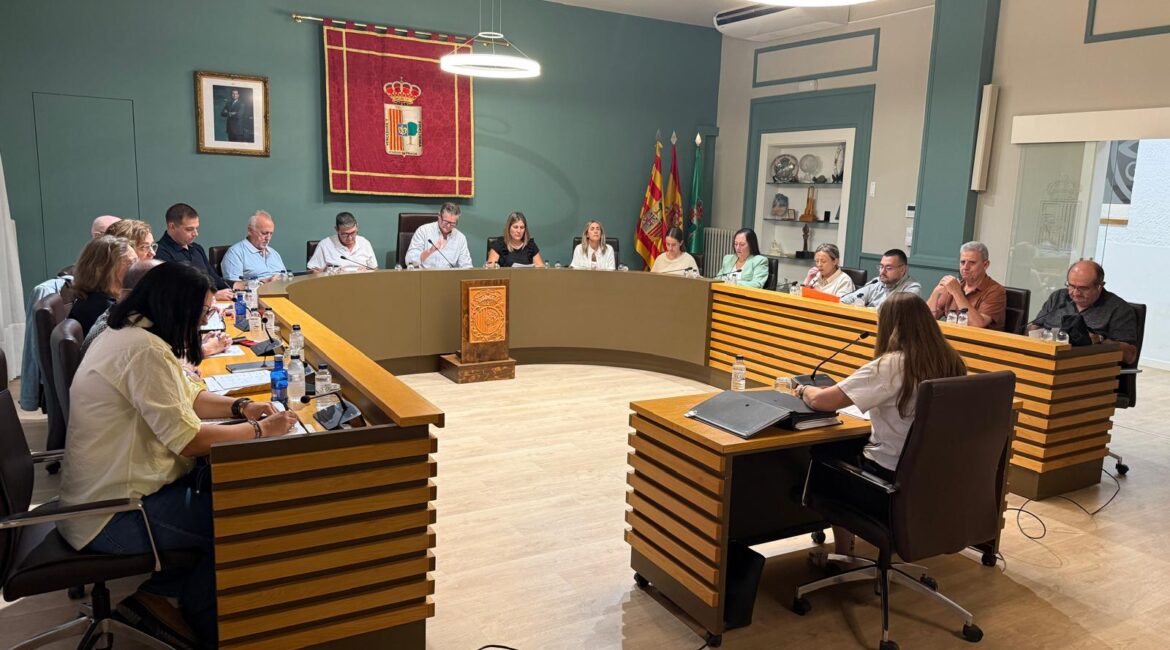 El pleno de Fraga aprueba la climatización de los colegios y mejoras en el Pabellón del Sotet