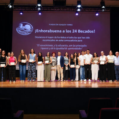 La Fundación Joaquín Torres entrega 24 becas a universitarios de Mequinenza en el 35 aniversario de la muerte de su fundador