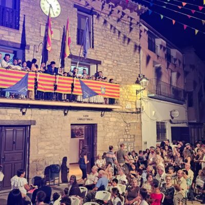 Ontiñena arranca sus fiestas con un homenaje a los colectivos que han luchado contra los incendios