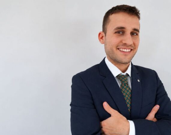 El abogado que abre despacho en Fraga y es nombrado en una publicación jurídica de ambito nacional
