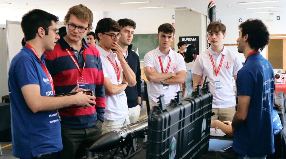 Alcolea de Cinca acoge la primera competición de cohetería universitaria de España