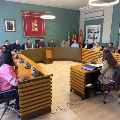 Unanimidad en el Pleno de Fraga para incorporar pistolas táser y defensas extensibles para la Policía Local