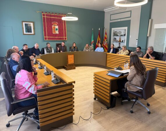 Unanimidad en el Pleno de Fraga para incorporar pistolas táser y defensas extensibles para la Policía Local