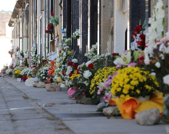 Todos los Santos: Origen, tradición y mejoras en los cementerios del Bajo/Baix Cinca