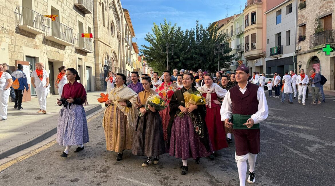 Fraga celebra un multitudinario día grande del Pilar centrado en la devoción a la patrona