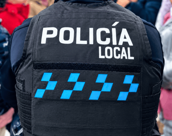 La Policía Local de Fraga identifica a los presuntos autores de los destrozos en la nueva luminaria del Puente Pequeño